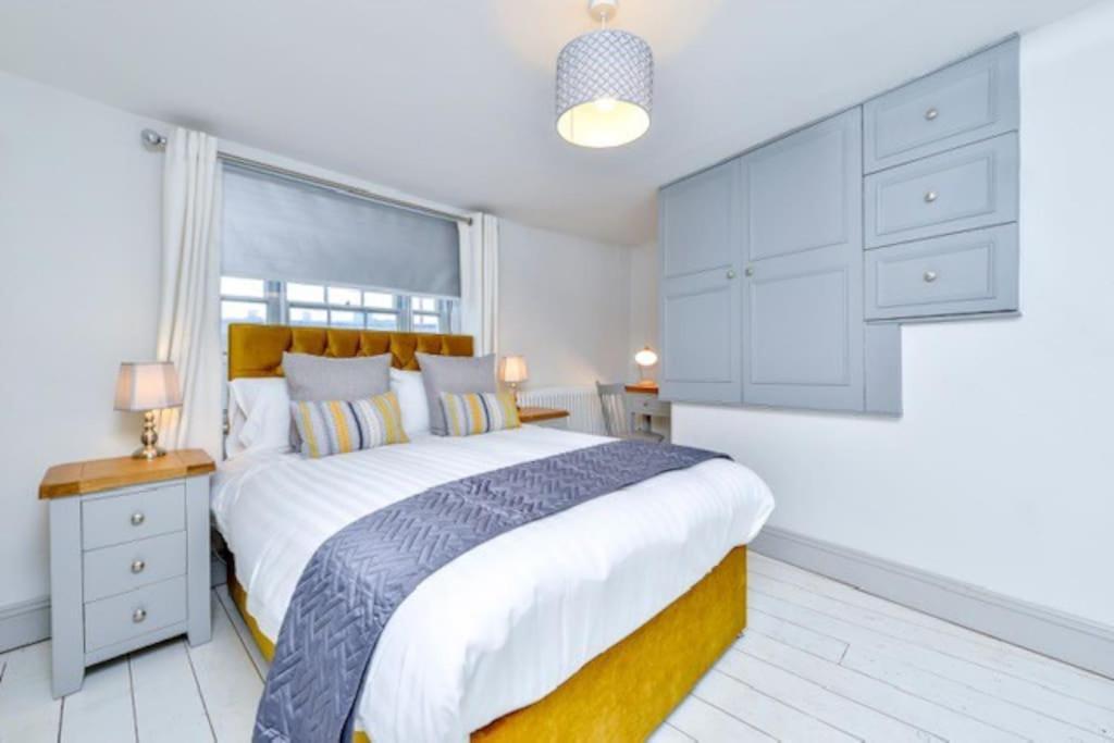 Victorian Townhouse - Stamford Centre - 2 Big Bedrooms, Living Room Kitchen Etc Tastefully Decorated Eksteriør bilde