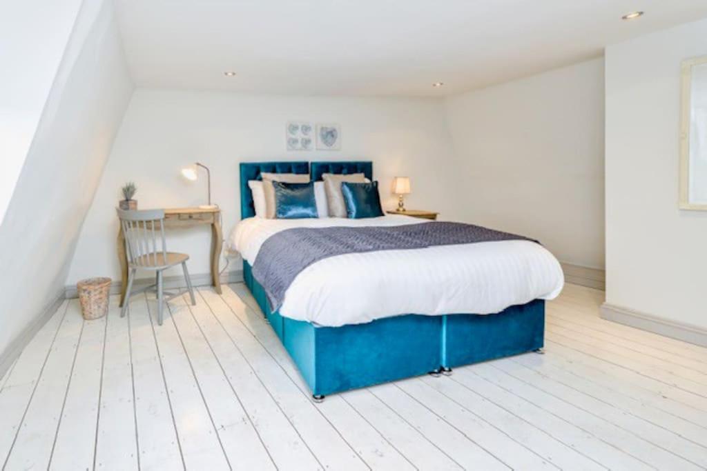 Victorian Townhouse - Stamford Centre - 2 Big Bedrooms, Living Room Kitchen Etc Tastefully Decorated Eksteriør bilde